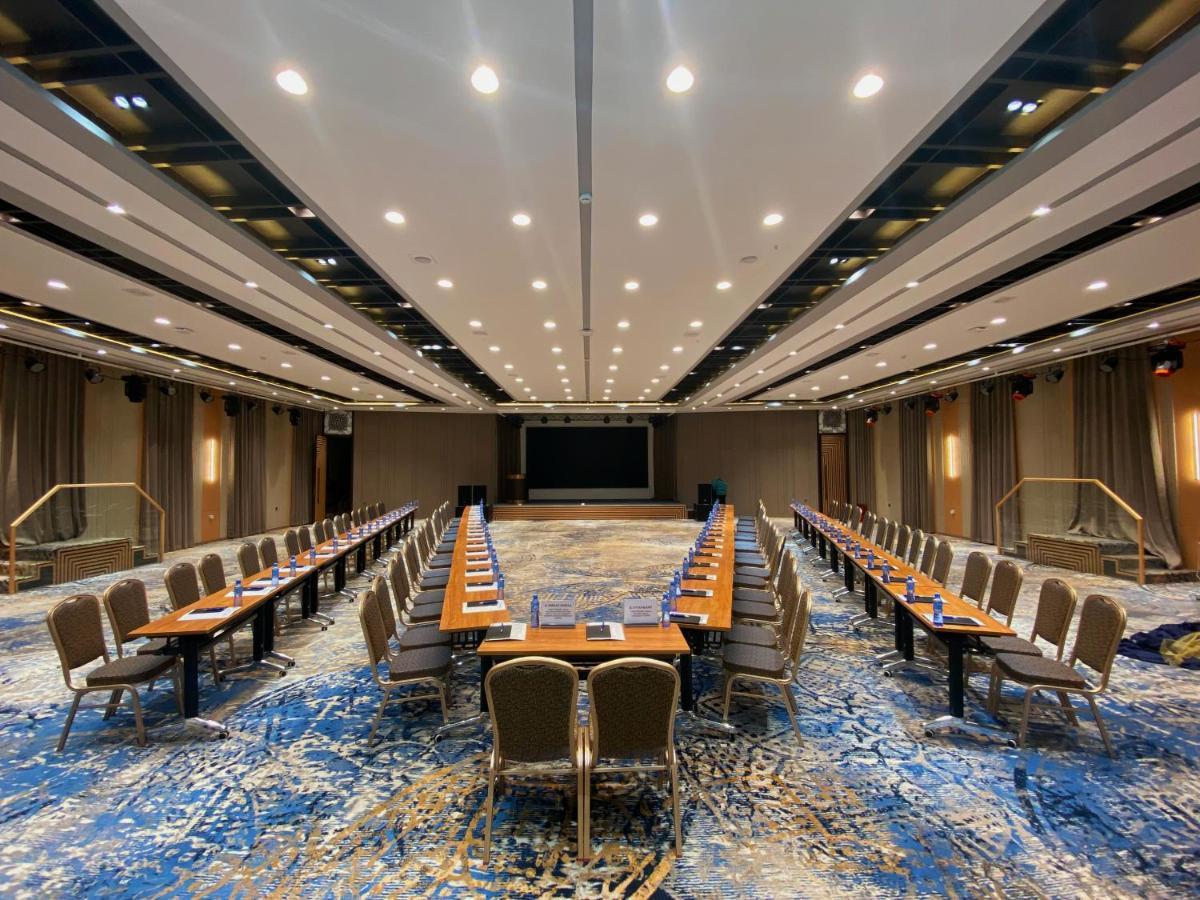 Millennium Plaza Hotel & Mall אולן בטור מראה חיצוני תמונה